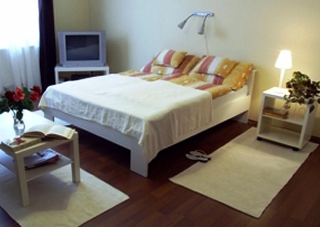 Ilona Apartmanhaz Комаром Экстерьер фото
